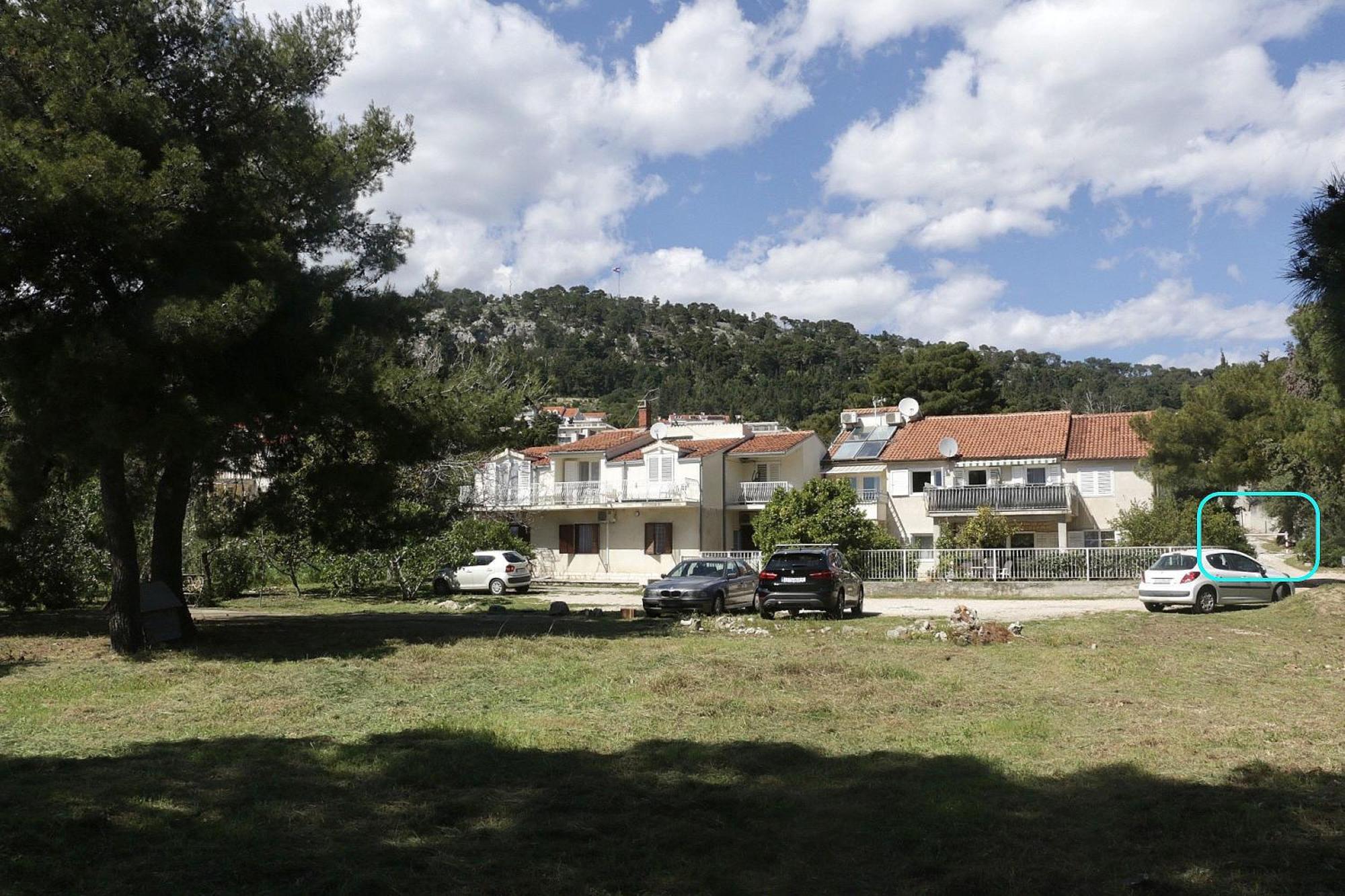 Beachfront Apartment Drazen, With Garden And Parking Сплит Екстериор снимка